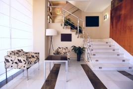 Carrarra Marble Floors and Steps Carrarra Marble Floors and Steps